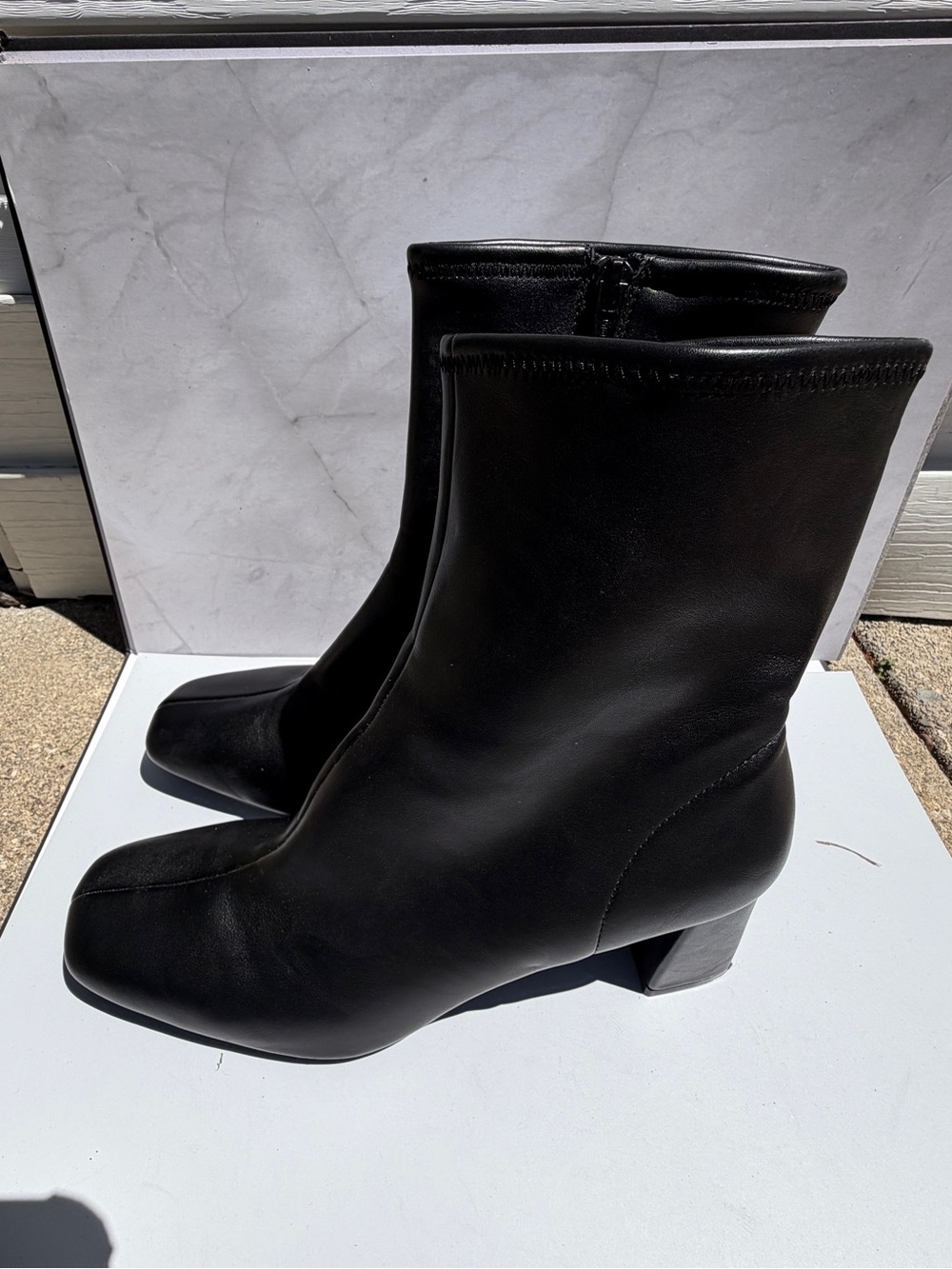 Source Unknown Black Square-Toe Mid-Heel Ankle Boots